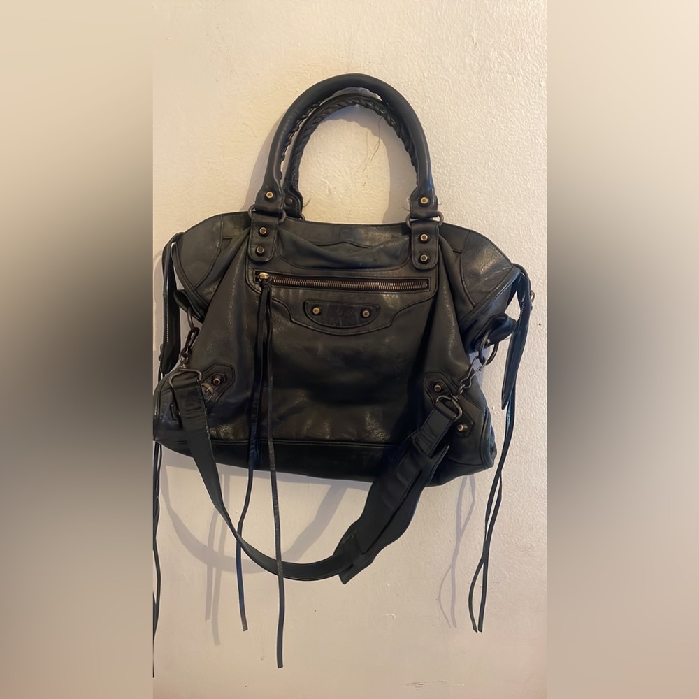 Authenticated Balenciaga Classic City Bag - Women | Color black